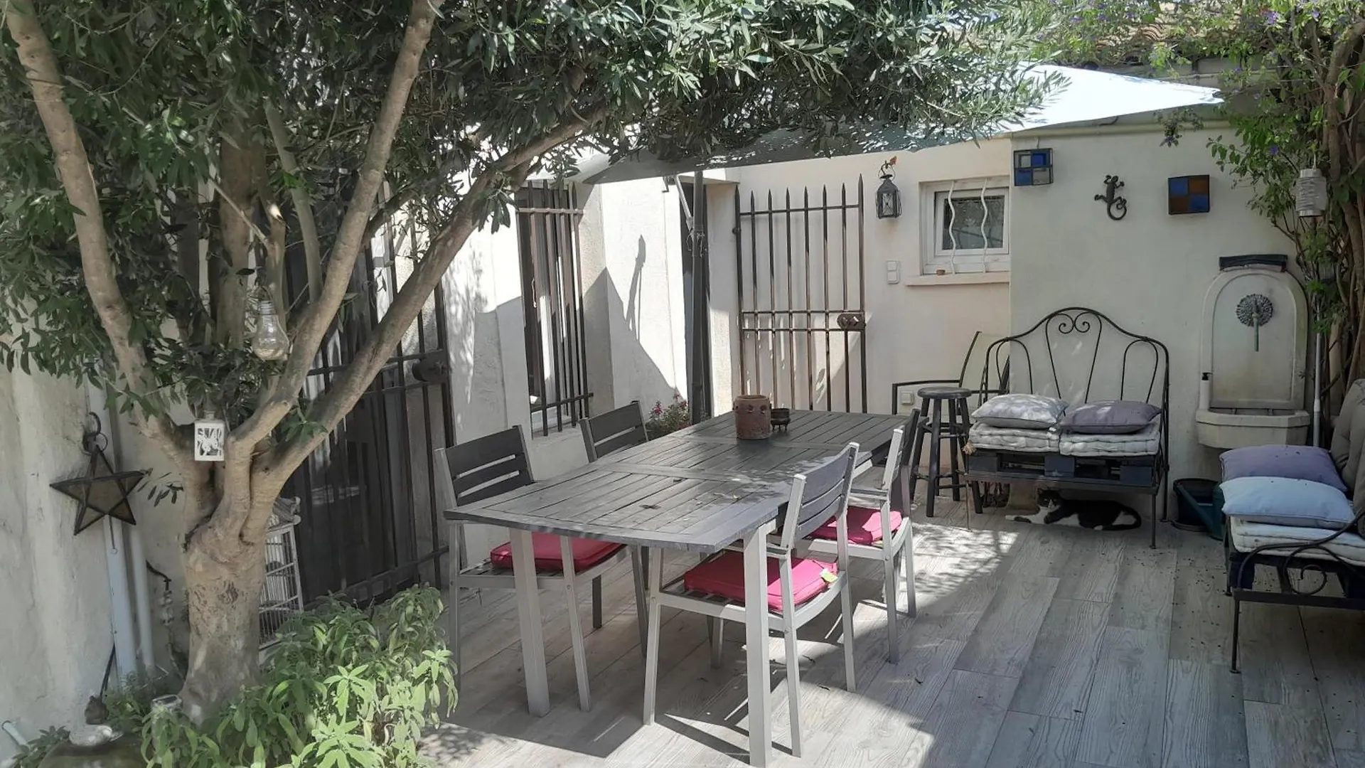 Panzió Chambre D'Hote Chez Nicole Et Pierre Eyragues Franciaország
